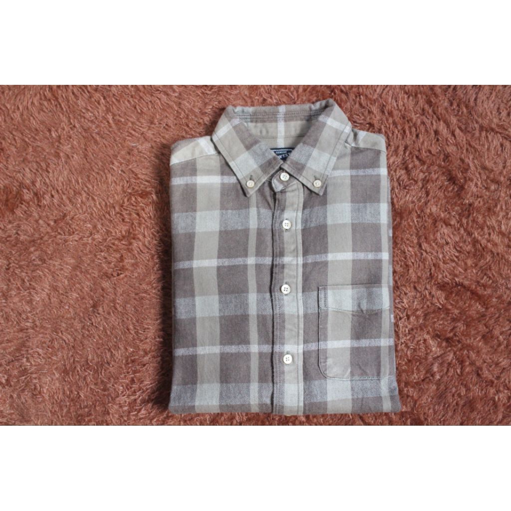 Baju lengan panjang  keren  tebal kecil "gowest"  size S, lebar dada 43 cm panjang 60 cm. keren teba