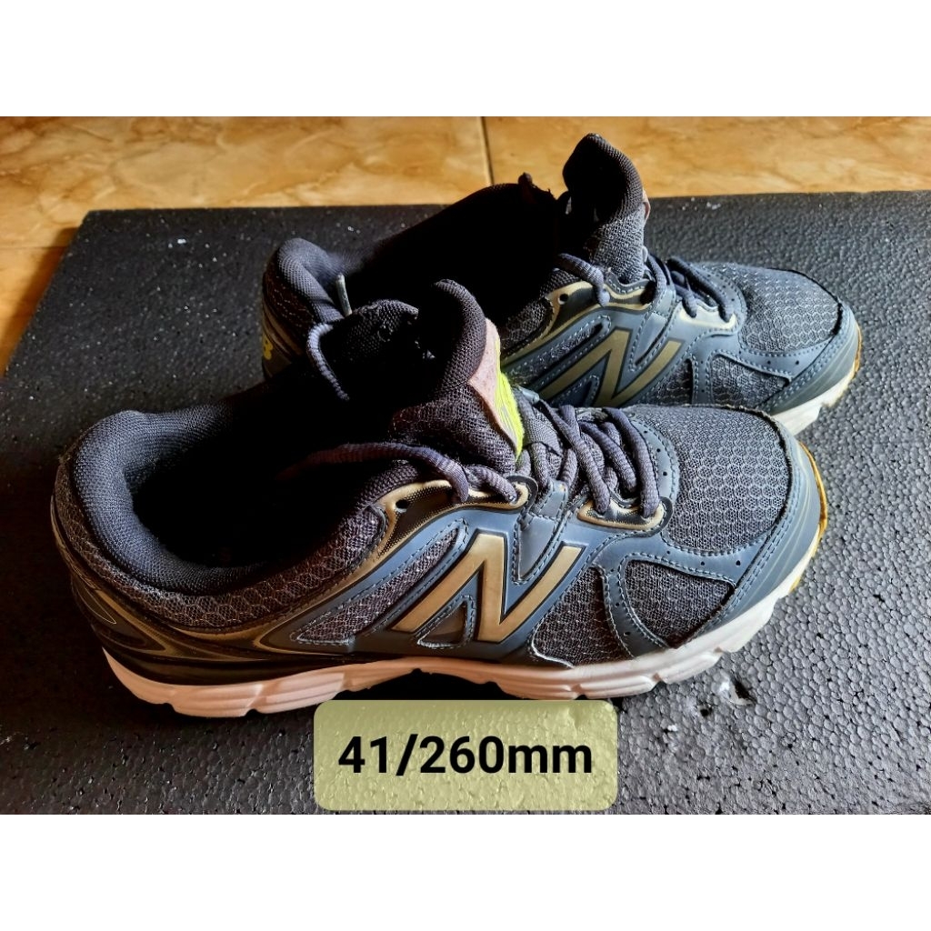 Sepatu NB 565 seken