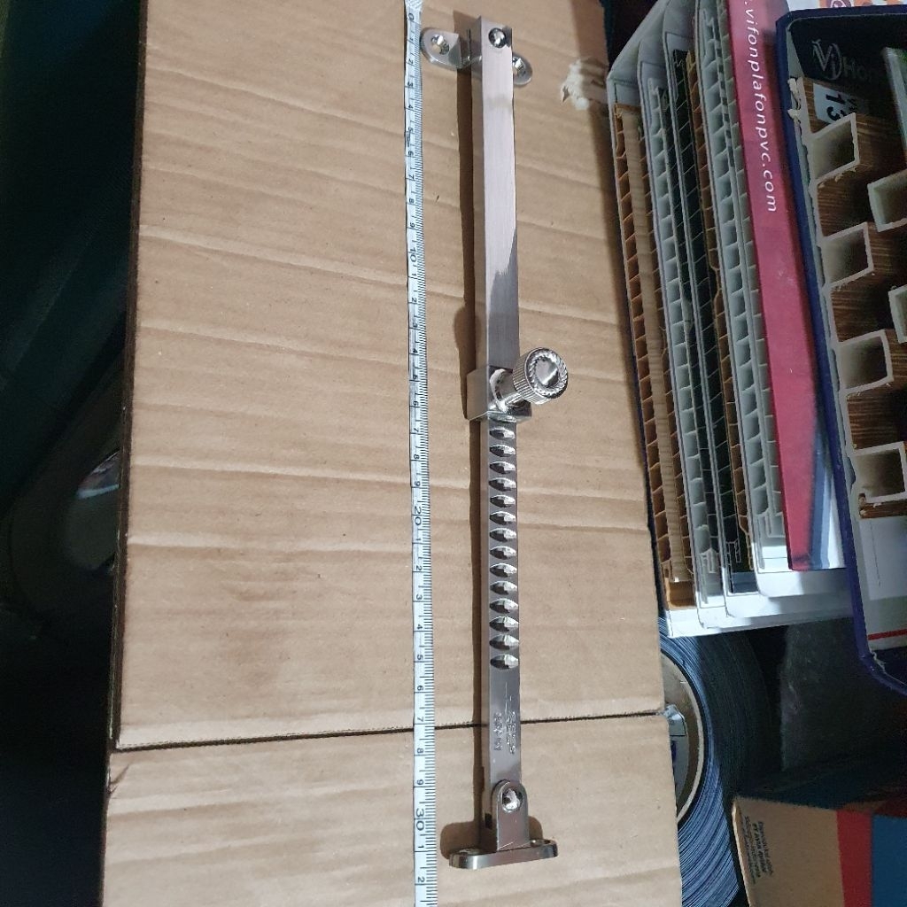 kancing grendel lamskar bulat putar panjang jendela SES silver chrome SN