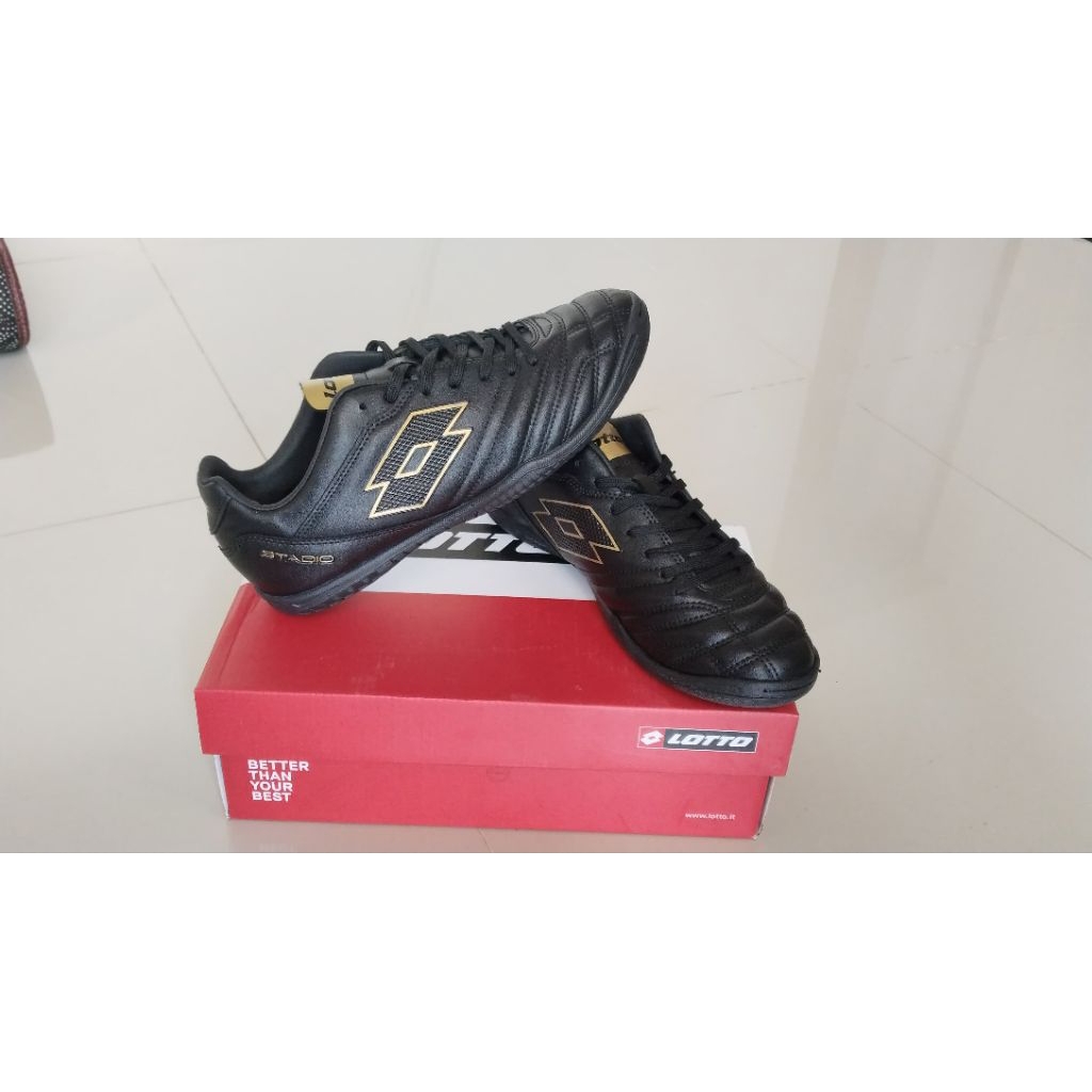 sepatu futsal lotto original