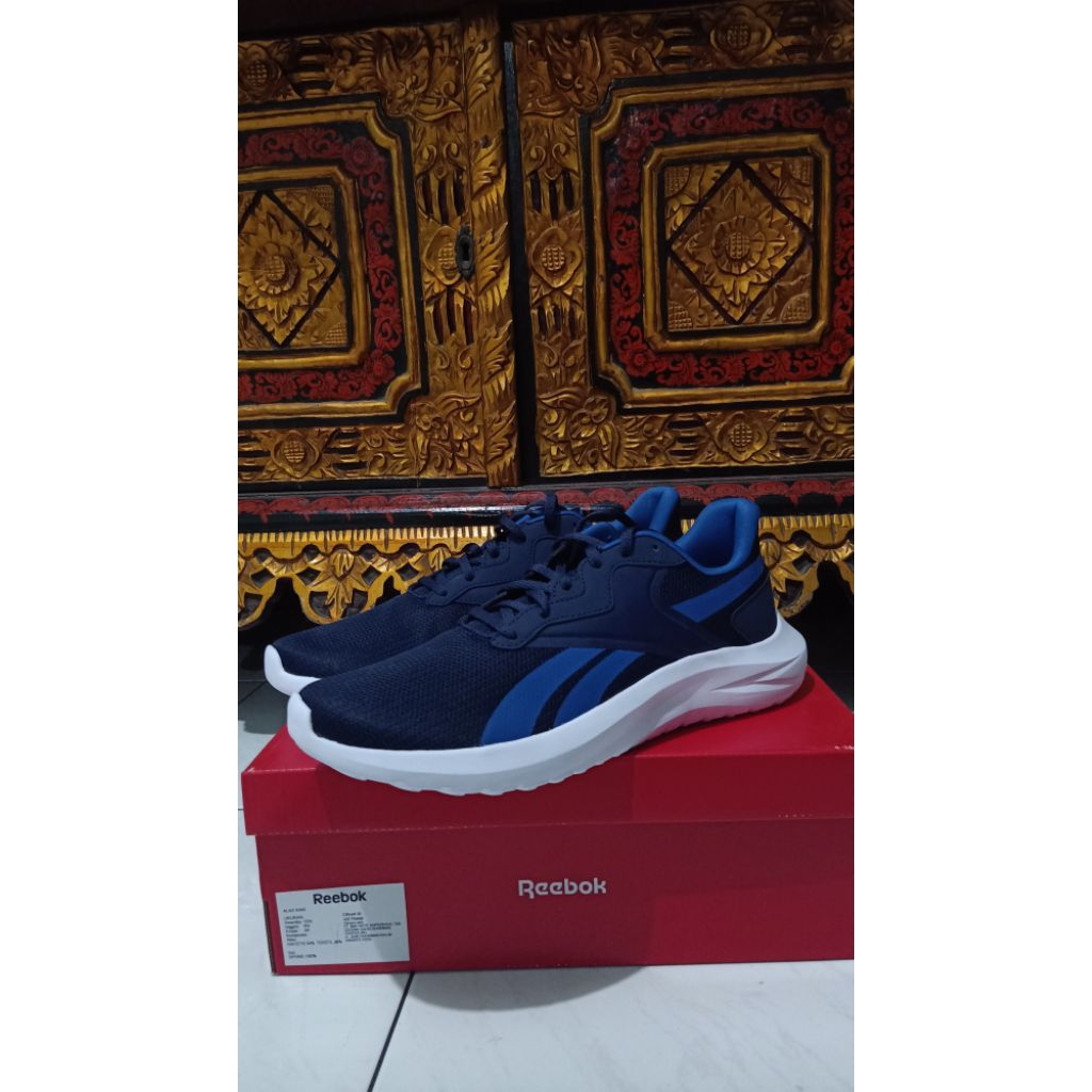 sepatu Reebok size 44