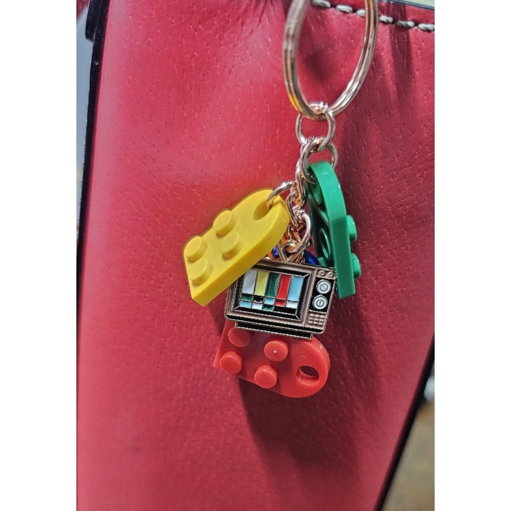 gantungan kunci lego