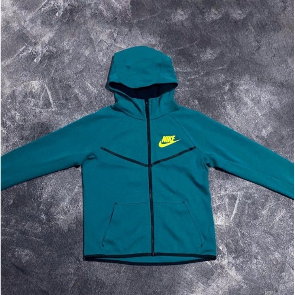 nike tech