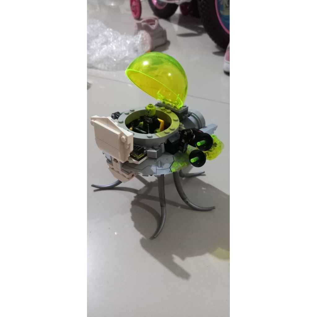 LEGO 76040 DC Comics Super Heroes Braniac Attack