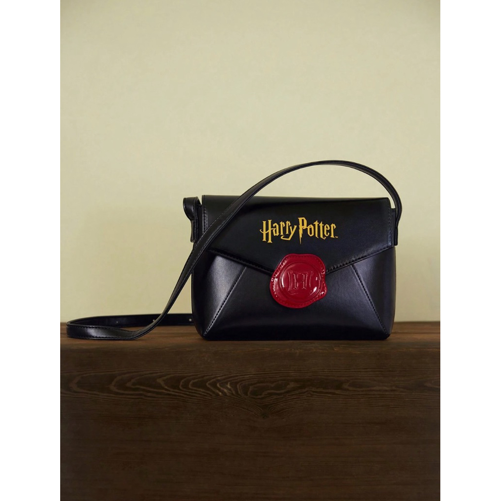 [READY STOCK] SHEIN X HARRY POTTER Hogwarts Envelope Letter Shoulder Bag Slingbag Tas Selempang Wani