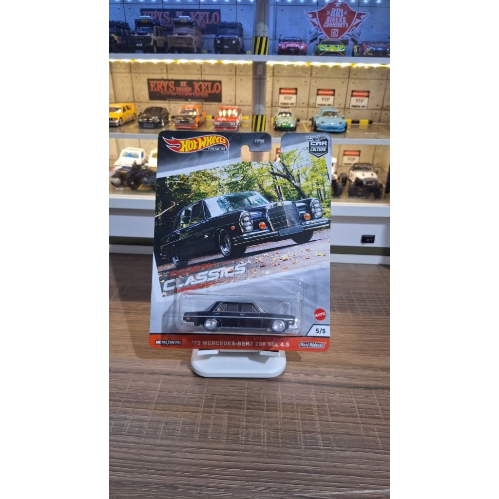 Hot Wheels Premium Modern Classics 72 Mercedes Benz 280 SEL 4.5