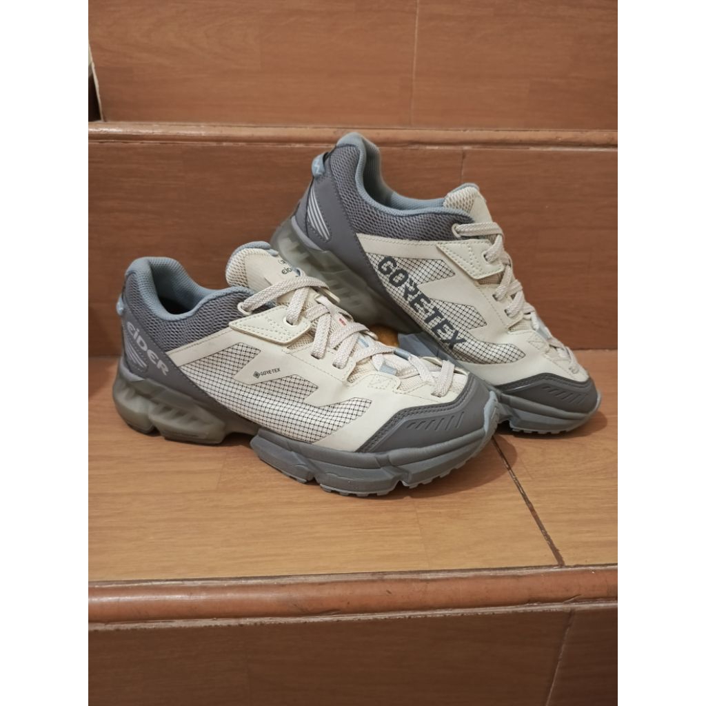 sepatu outdoor 95% baru trail run Eider goretex size 40