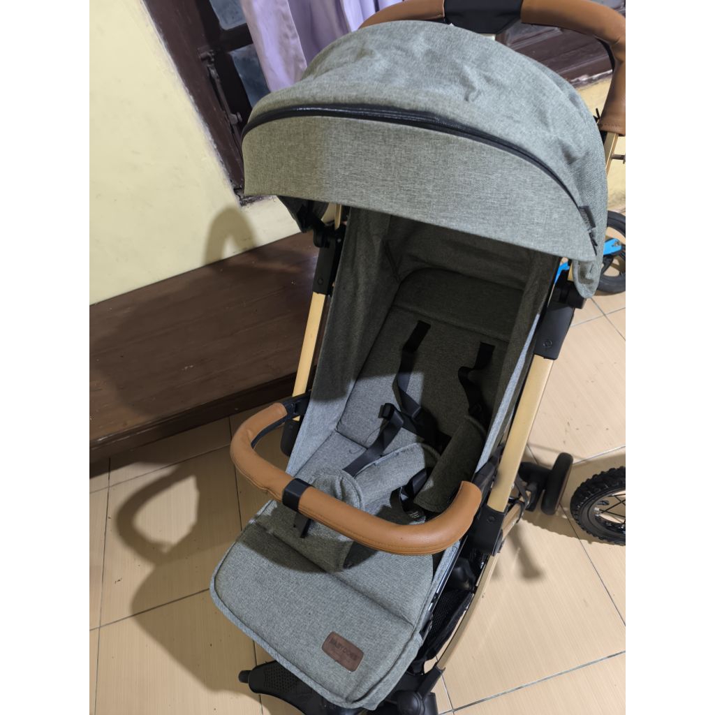 Preloved stroller bayi baby does esmio gold