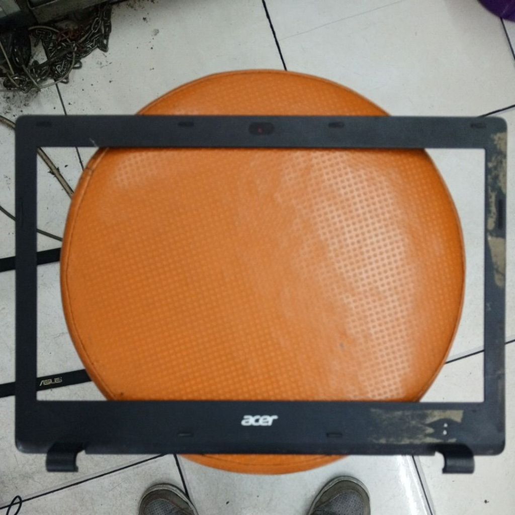 Frem list LED/casing Acer 14
