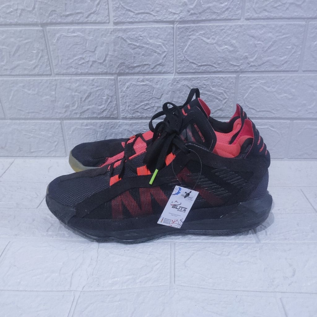 DAME 6 RUTHLESS SIZE 42