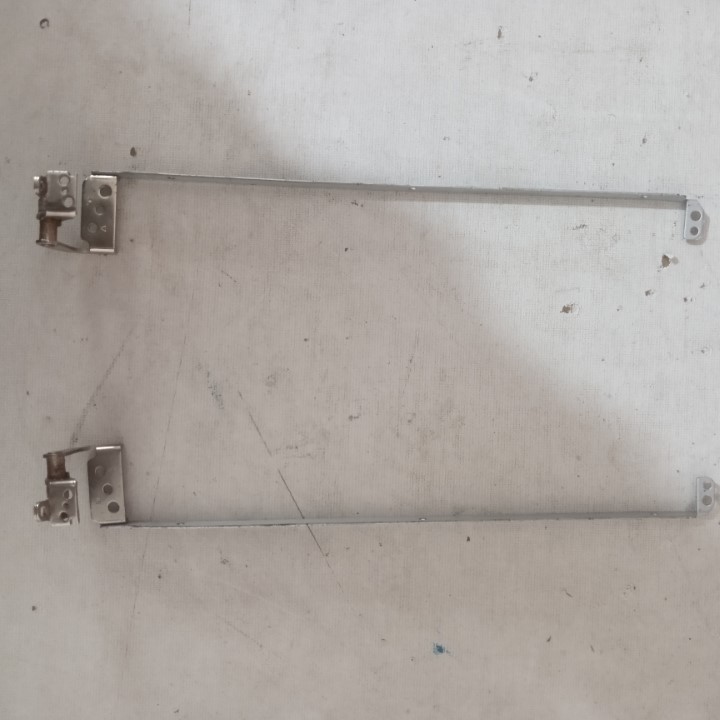 Engsel hinges Laptop Toshiba Satellite L510 Second Bekas 291