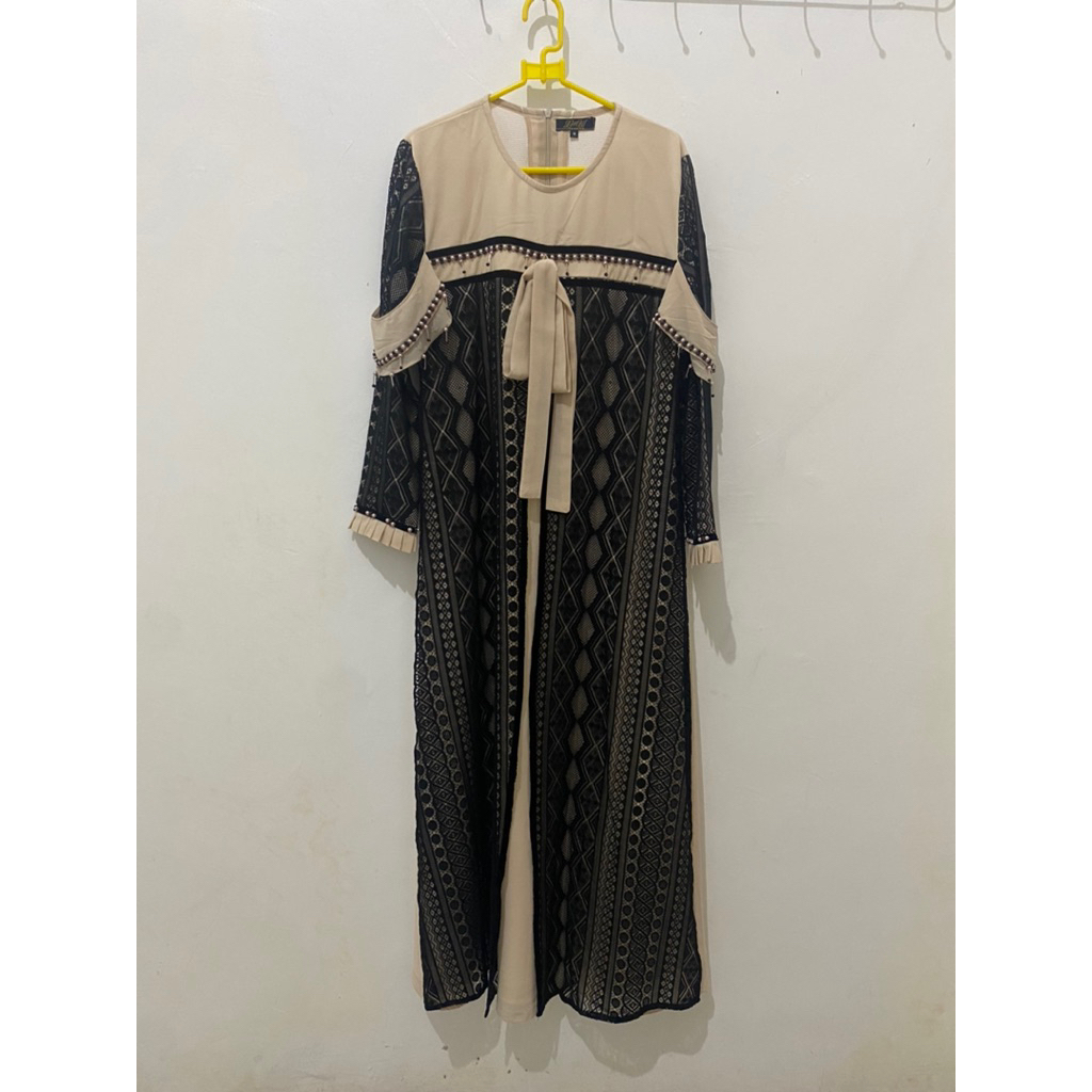 Preloved Dress by Lnw Fashion