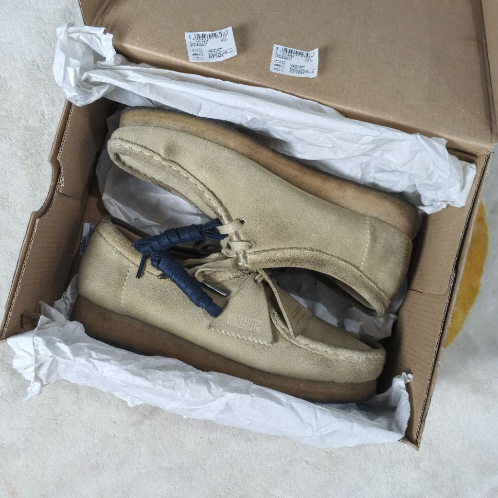 clarks wallabee maple