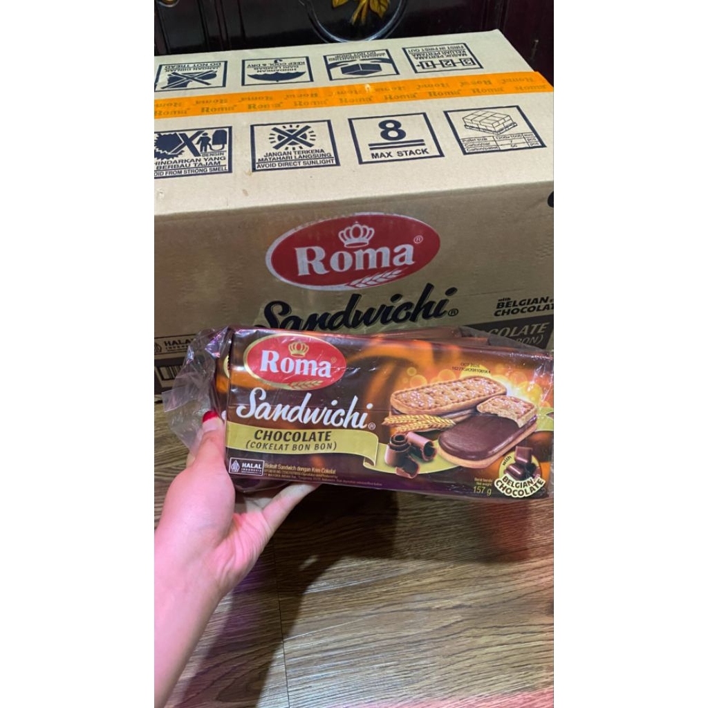 Roma sandwichi kue roma sandwich chocolate cokelat bon bon wafer biskuit 1 dus