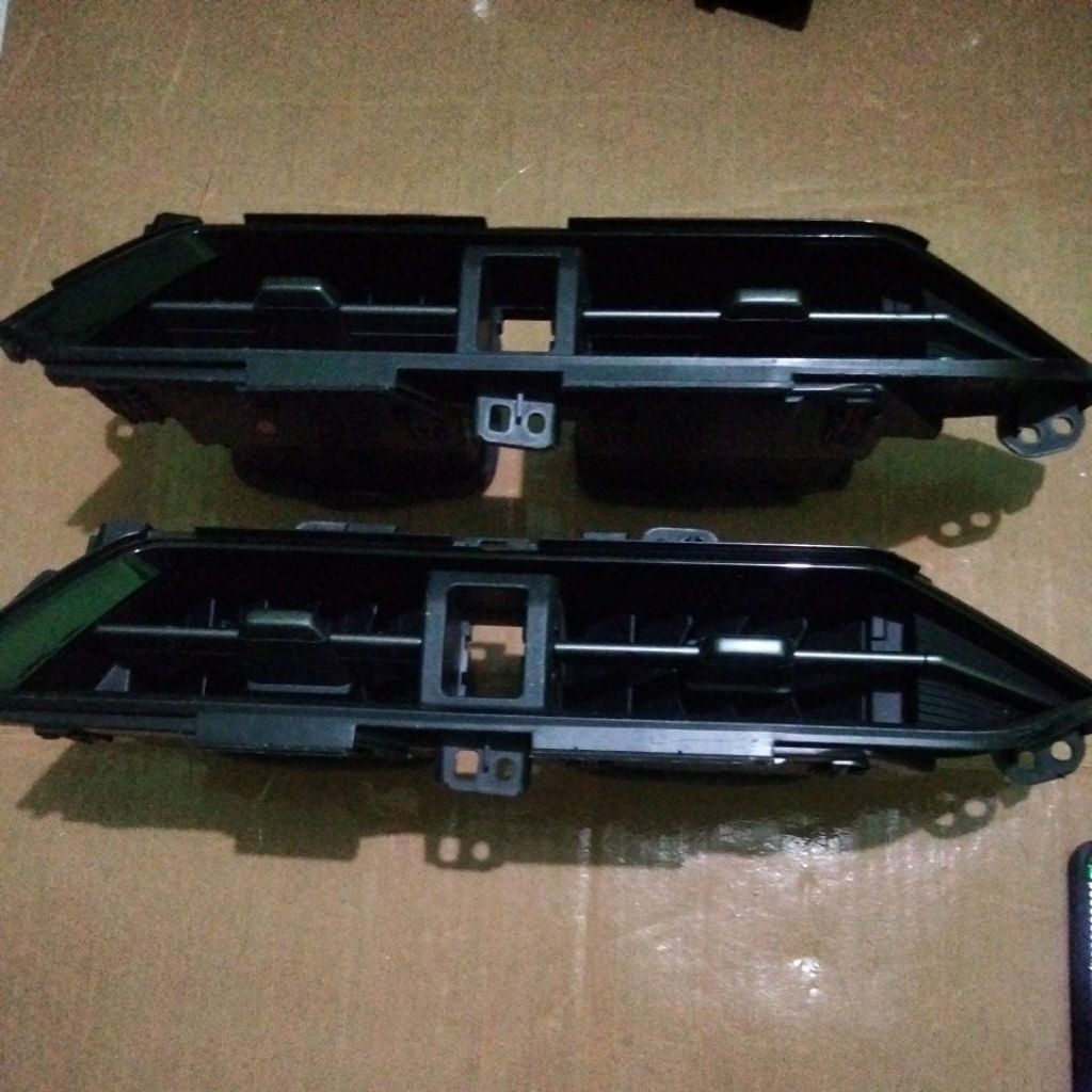 Kisi kisiAC Toyota YARIS Cross Ori