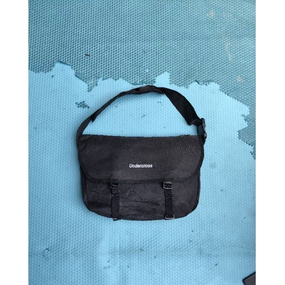 Messenger bag/Selempang/Tas Pria Cowok/Tas Kerja Kuliah Second Brand UNDERCROSS
