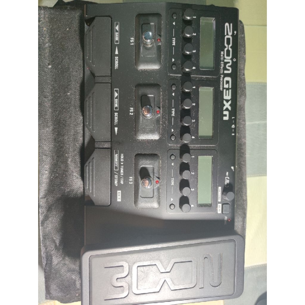 Efek Gitar Zoom G3XN