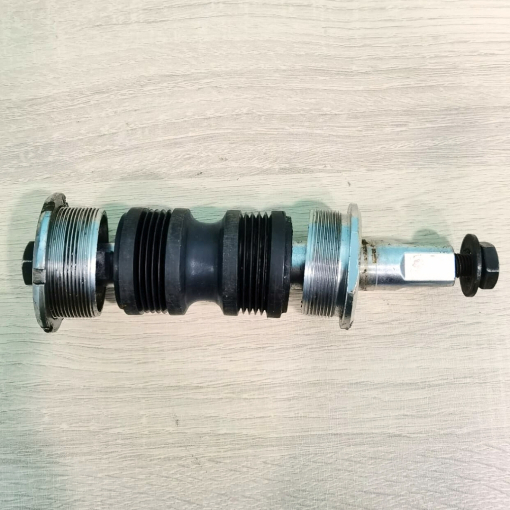 Bottom Bracket BB Kotak Shimano 1.37x24T 122.5 Japan