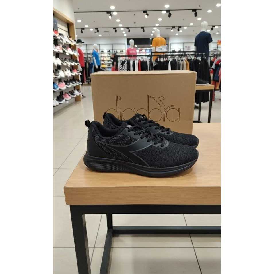 SIZE 41 Diadora Manice Mono Black Men Shoes Original