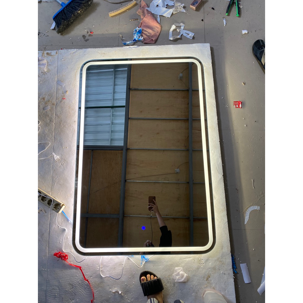 SPECULO Cermin LED Touchscren 60 x 120 cm
