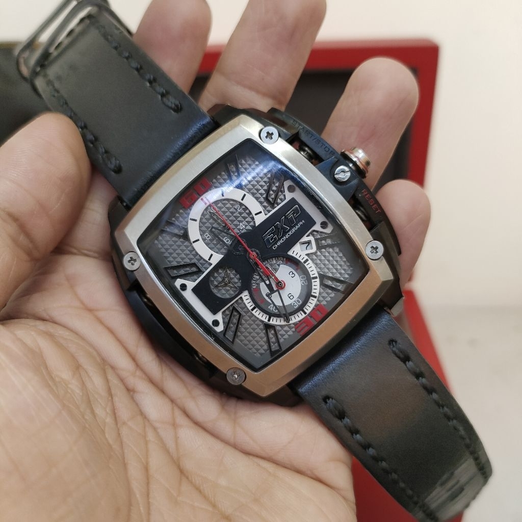 Expedition second Cowo tipe E3008M