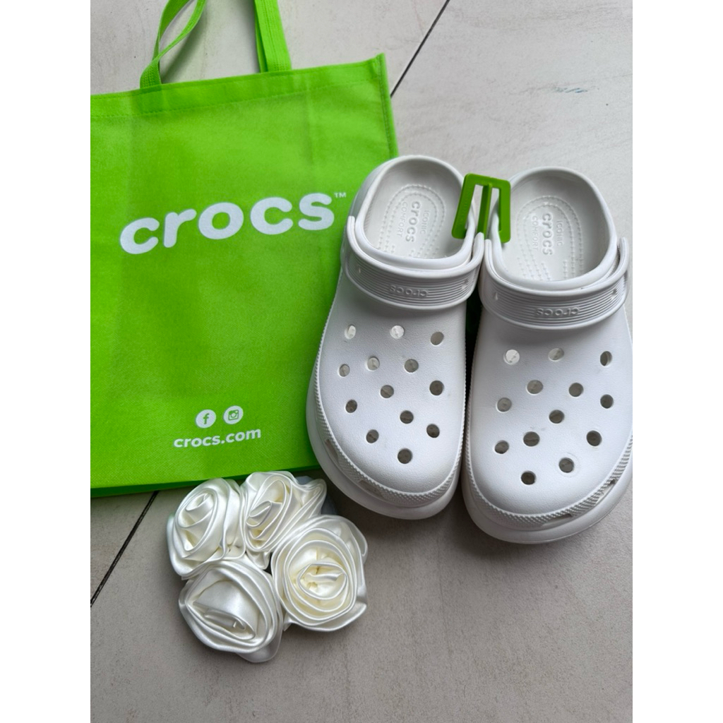 Preloved crocs sandal