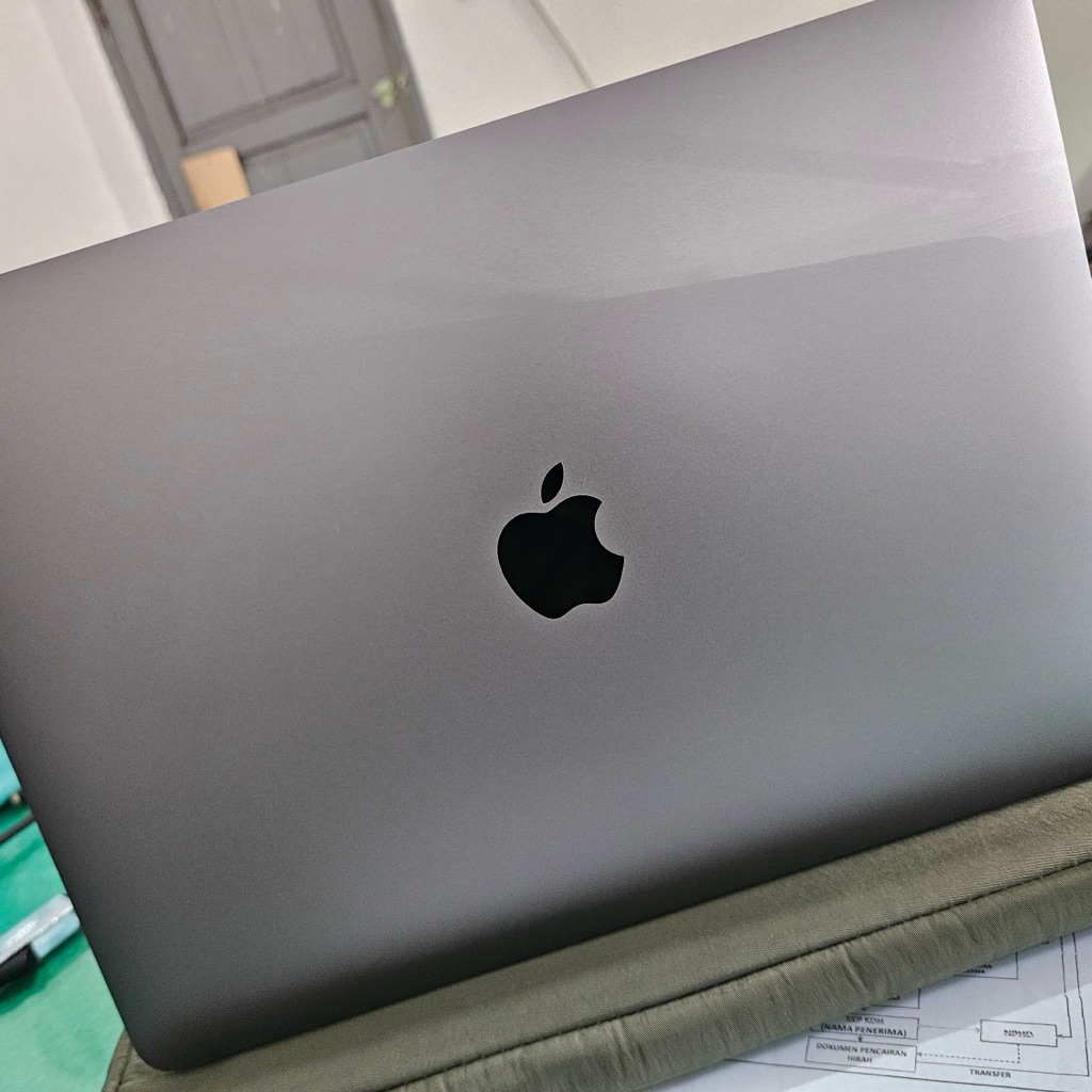 macbook pro m1 256 GB 2020 full set lengkap