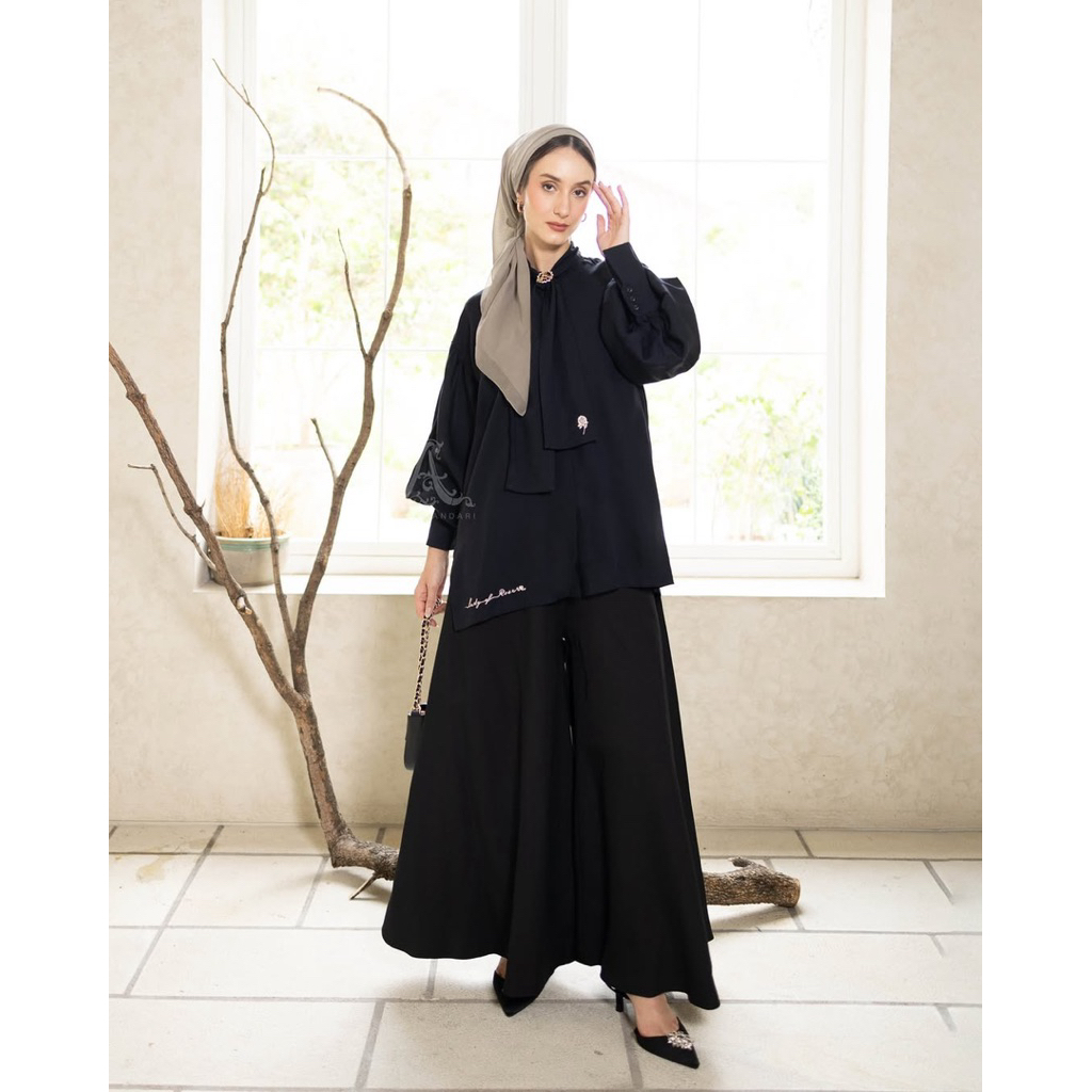 AYU DYAH ANDARI PADANG - Lizzy Top