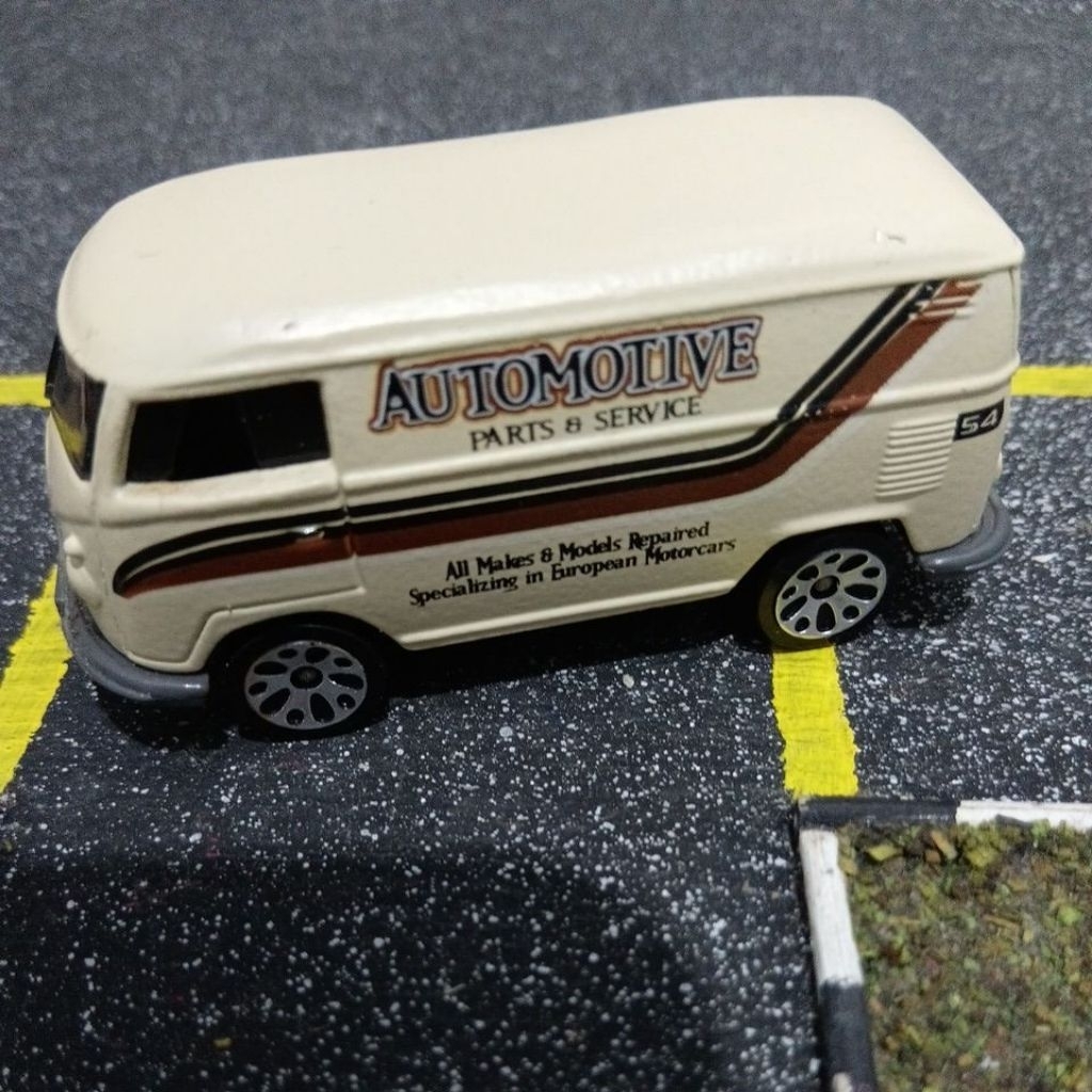 MATCHBOX VW TRANSPORTER DELIVERY VAN
