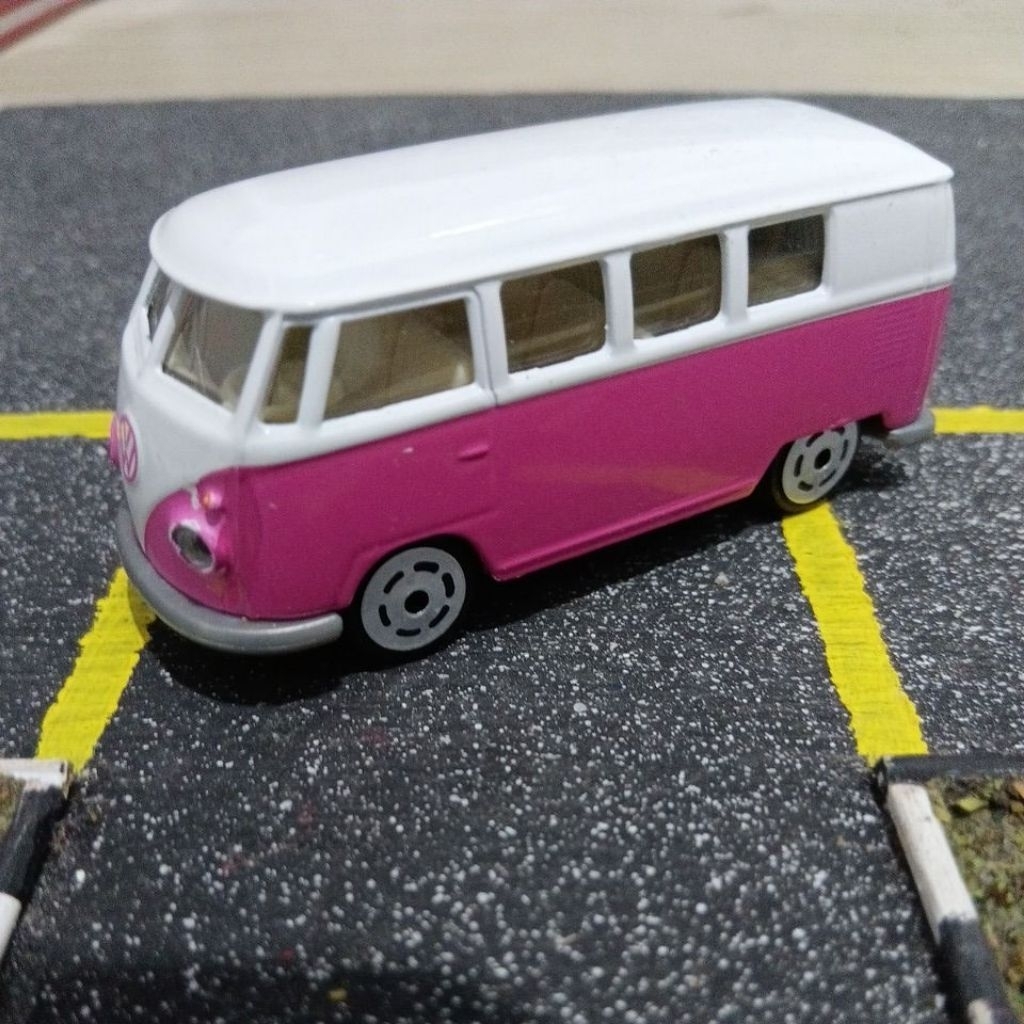 MAJORETTE VW TRANSPORTER PINKY