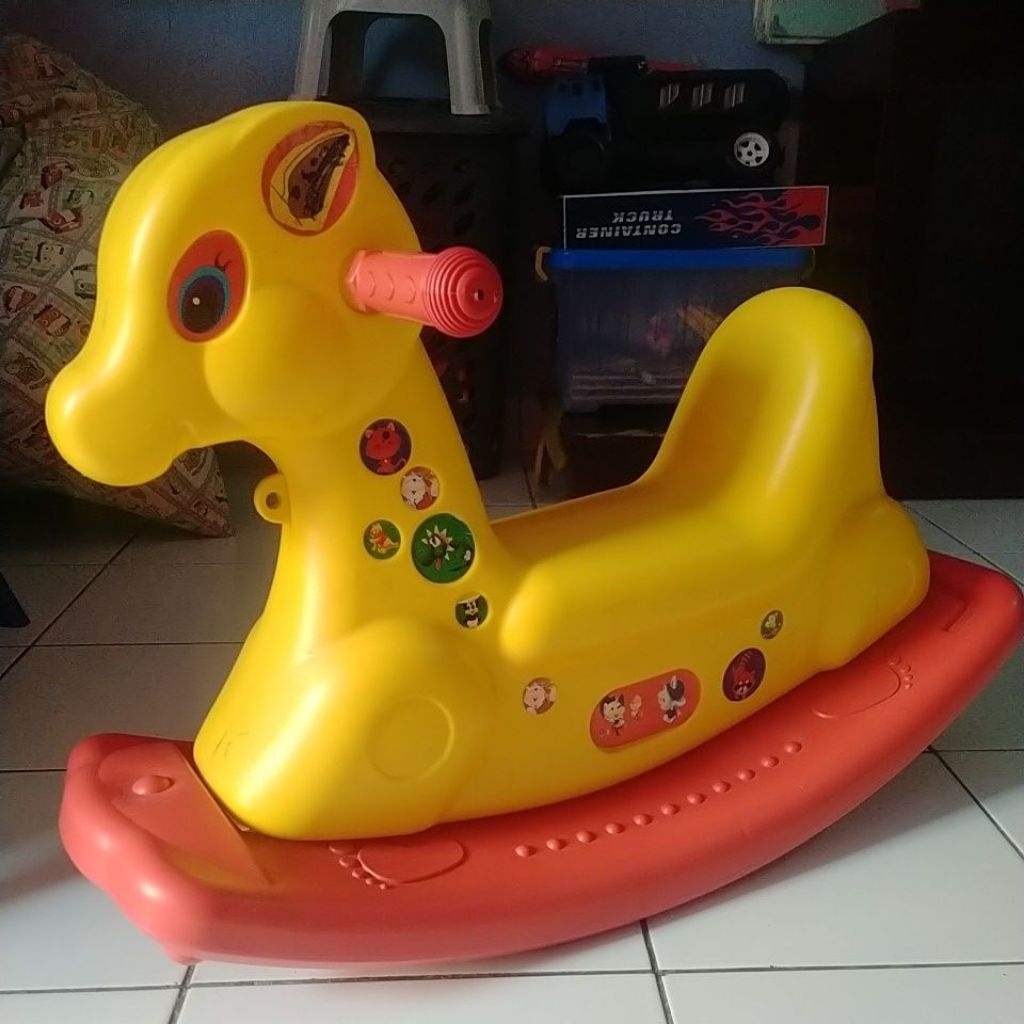 Mainan Kuda Anak / Mainan Kuda Plastik / Mainan Kuda Jungkat Jungkit Standard SNI - Preloved