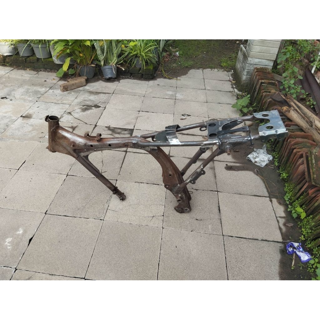 RANGKA GL100 TATANAN