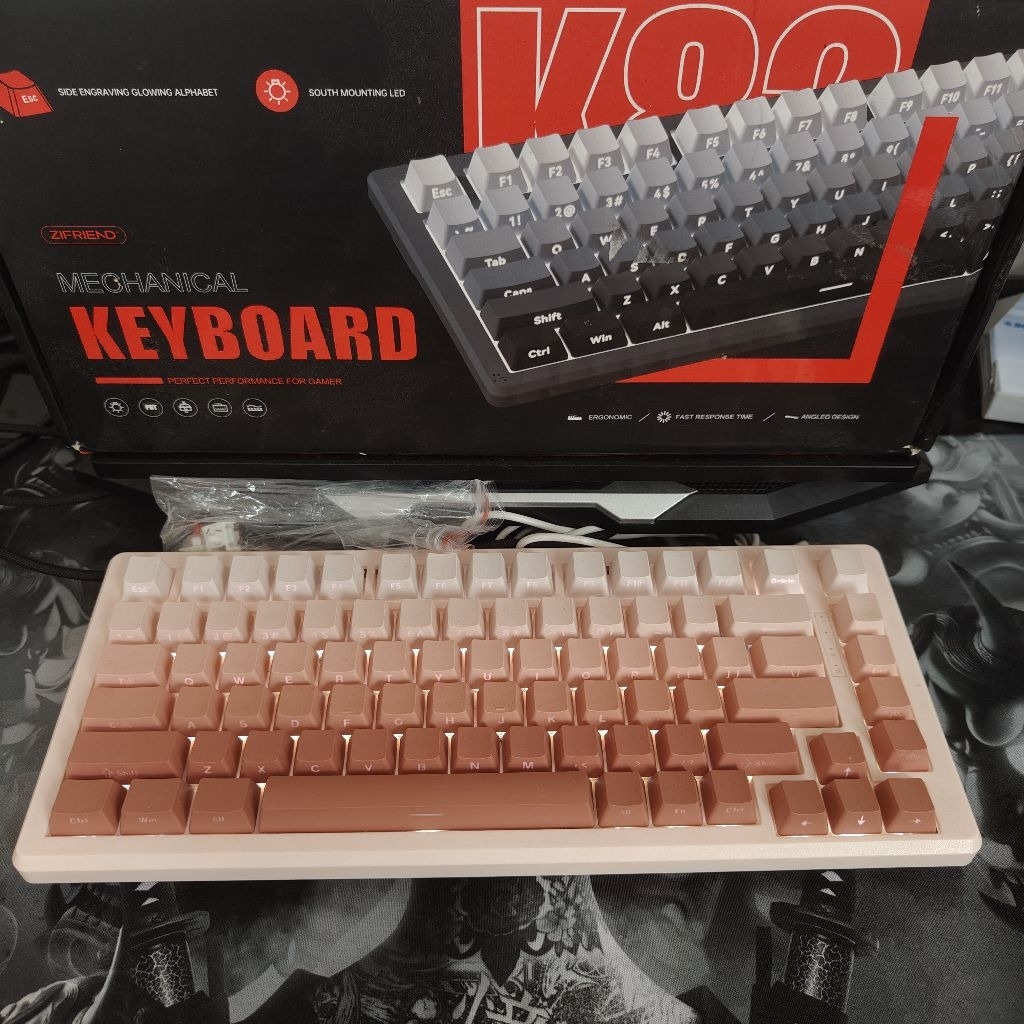 ZIFRIEND K82 Gradient Mechanical Keyboard Hotswap White Light - Cream Beige Orange, Red Switch