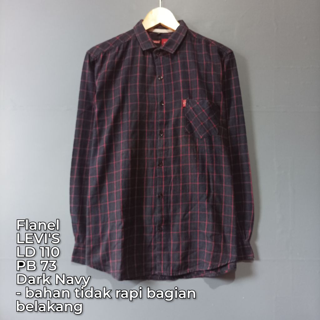 kemeja flanel kotak lengan panjang warna dark navy bekas pakai| second lokal brand LEVIS|