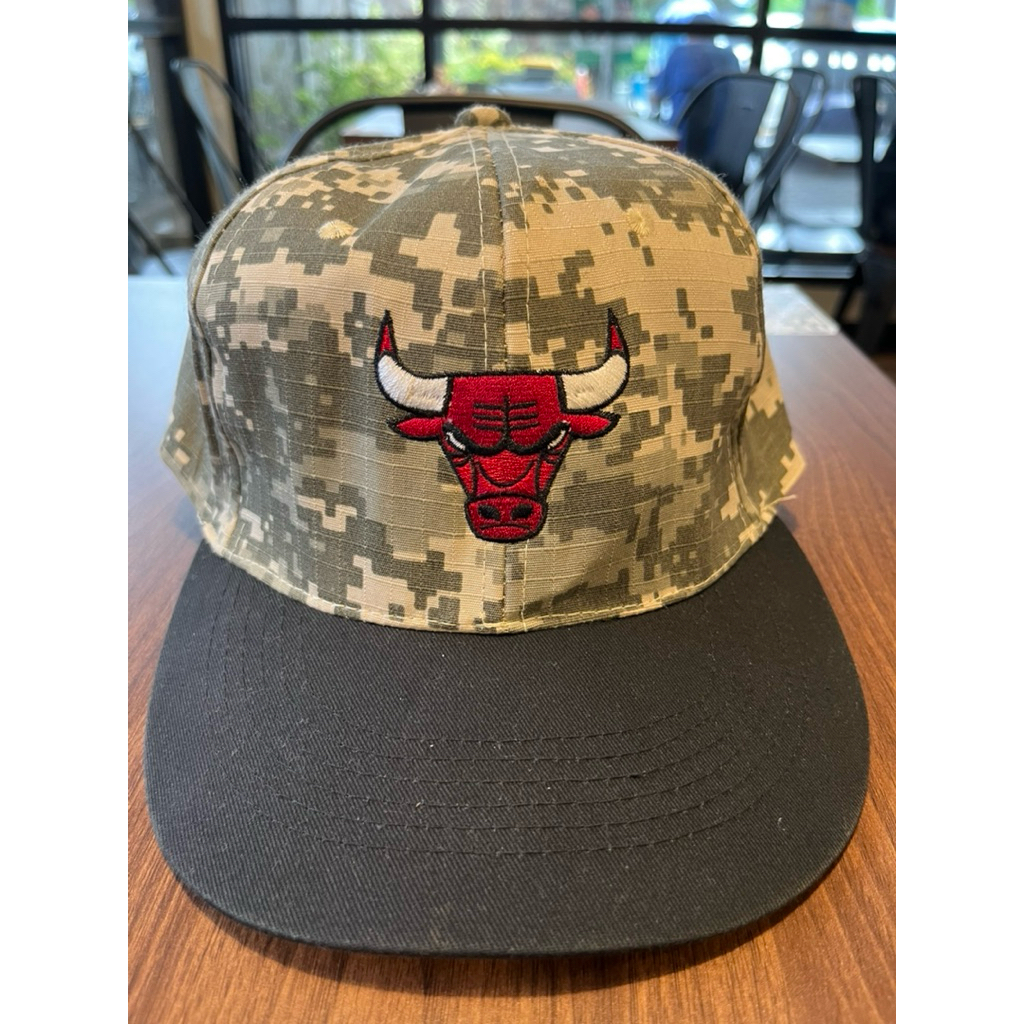 topi vintage camo bulls basket