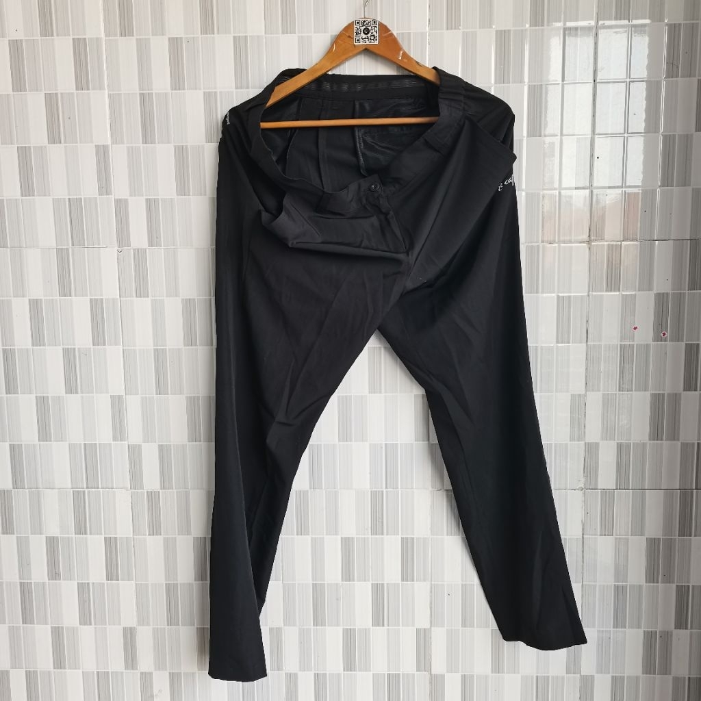 A429. CELANA HITAM LECAF GOLF SIZE L  PRELOVED