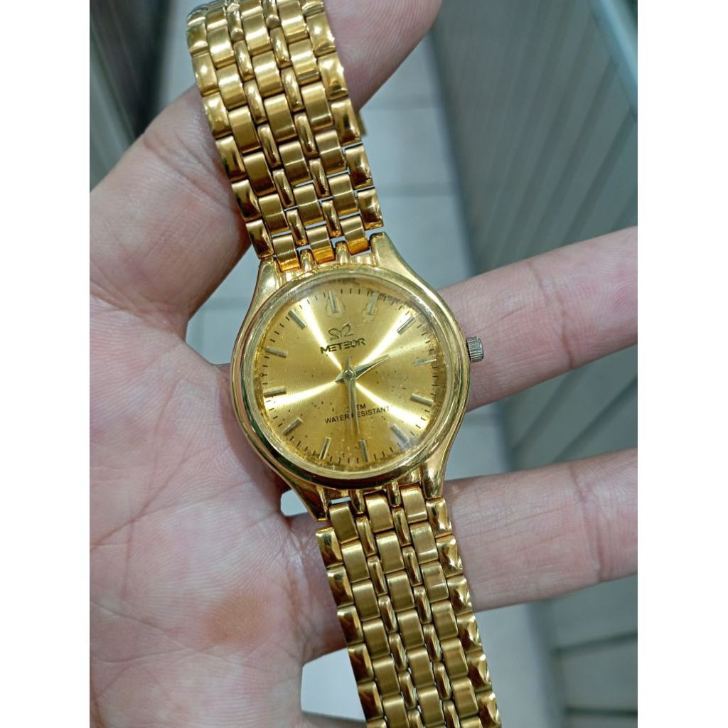 jam tangan pria quartz gold stenlis steel fashionable water resist vintage mirage
