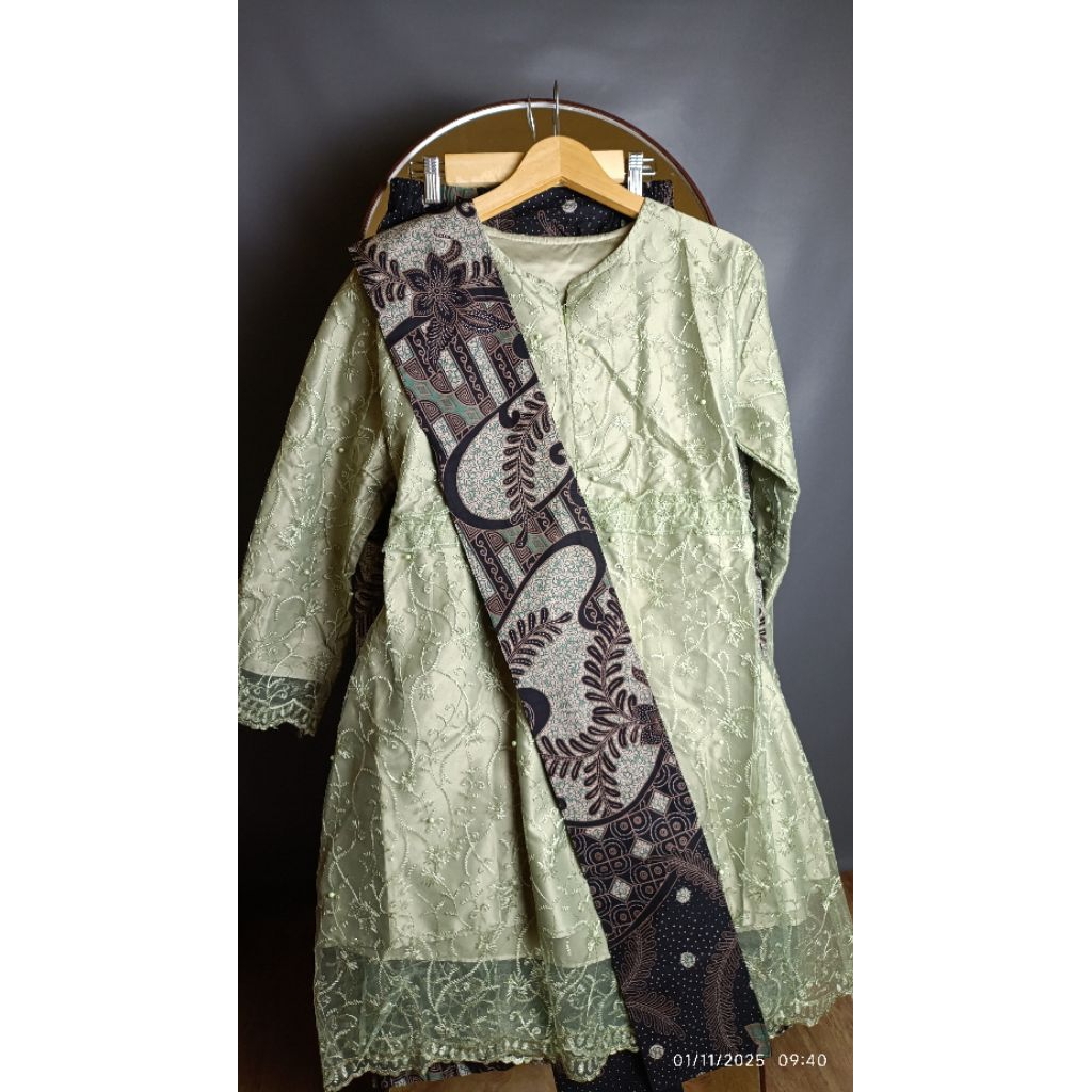 Baju Kebaya/Setelan Kebaya/Baju Kondangan/Set Kebaya Rok