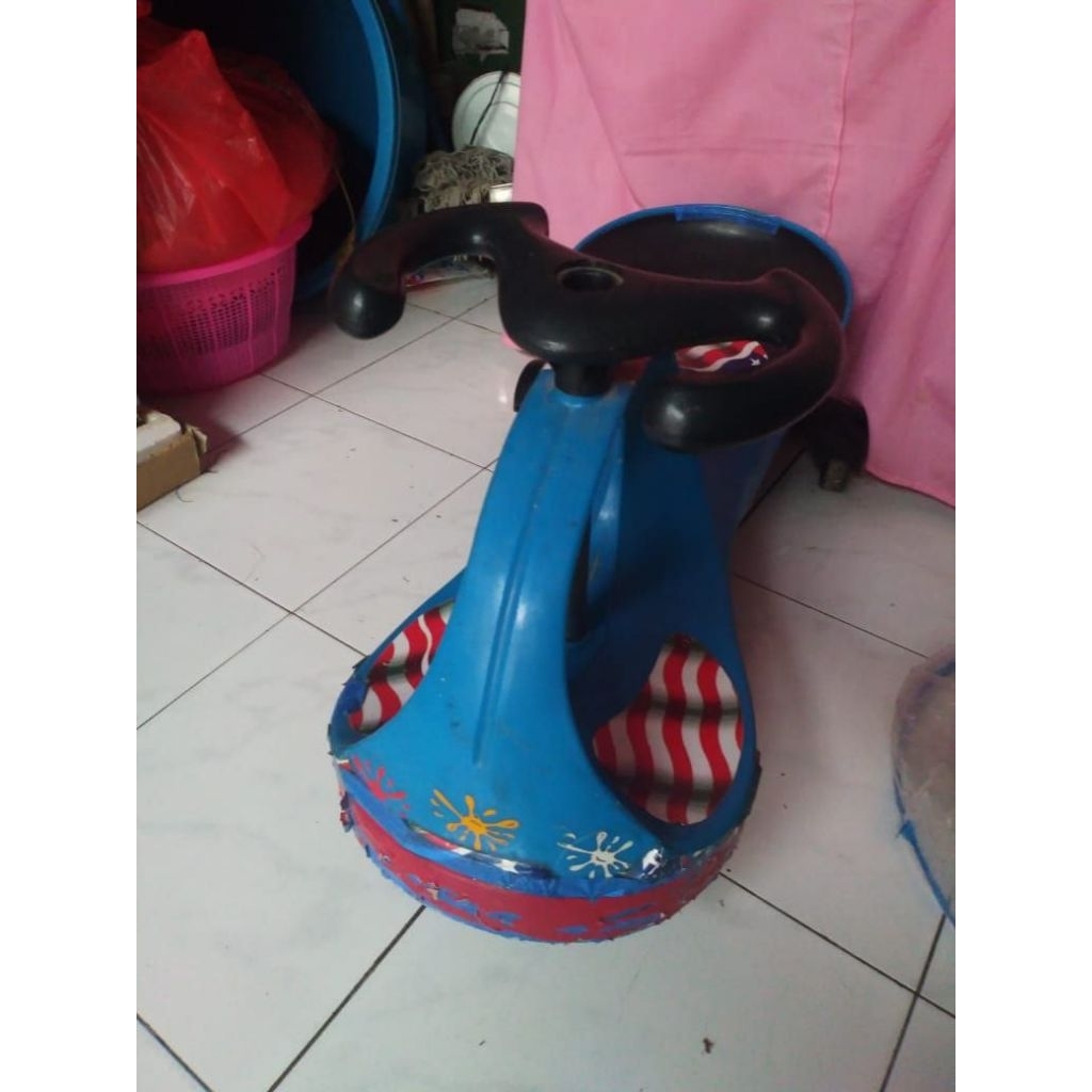 Mainan anak swing car jadul bekas