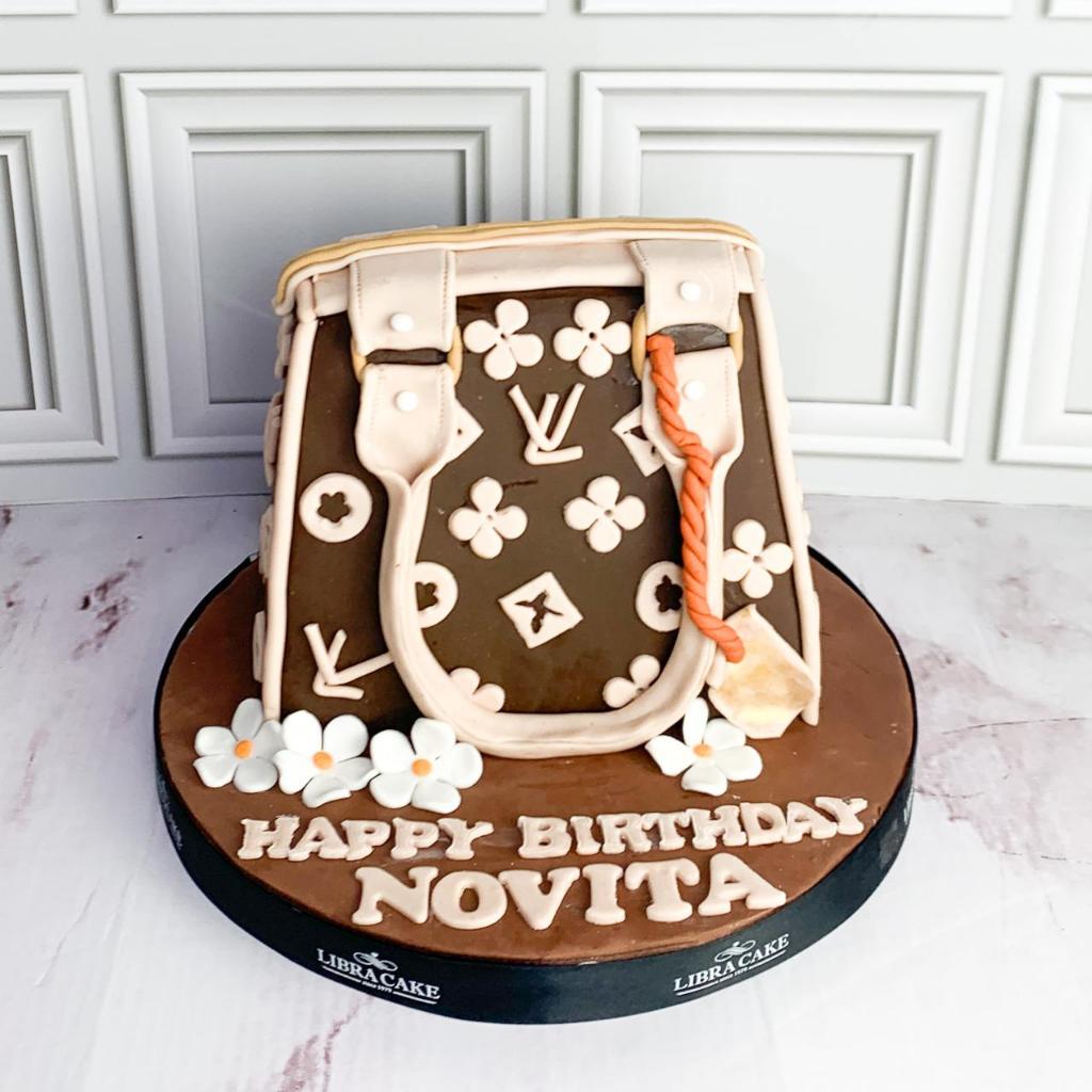 kue ulang tahun/birthday cake/kue ultah temas tas/ tas 3D/kue birthday jakarta