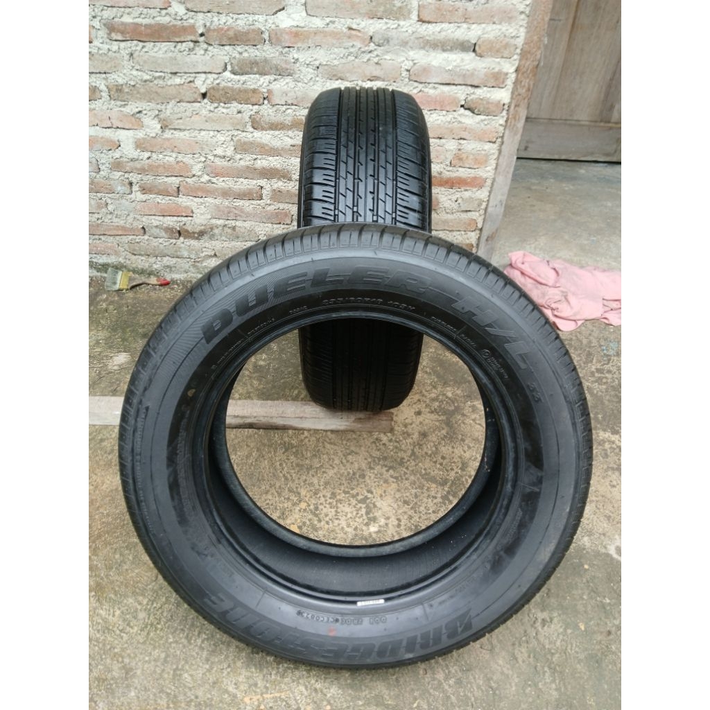 Ban Bridgestone 235/60 R18