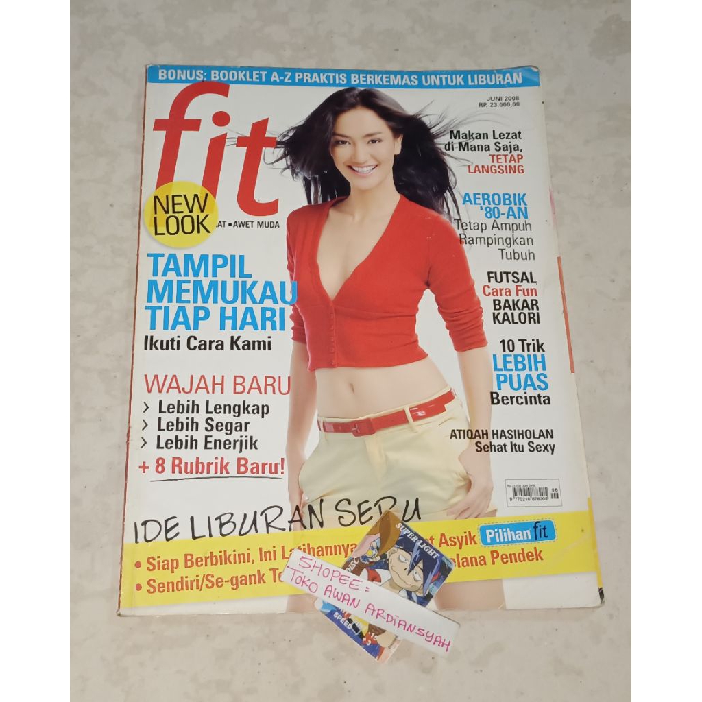 majalah fit atiqah hasiholan