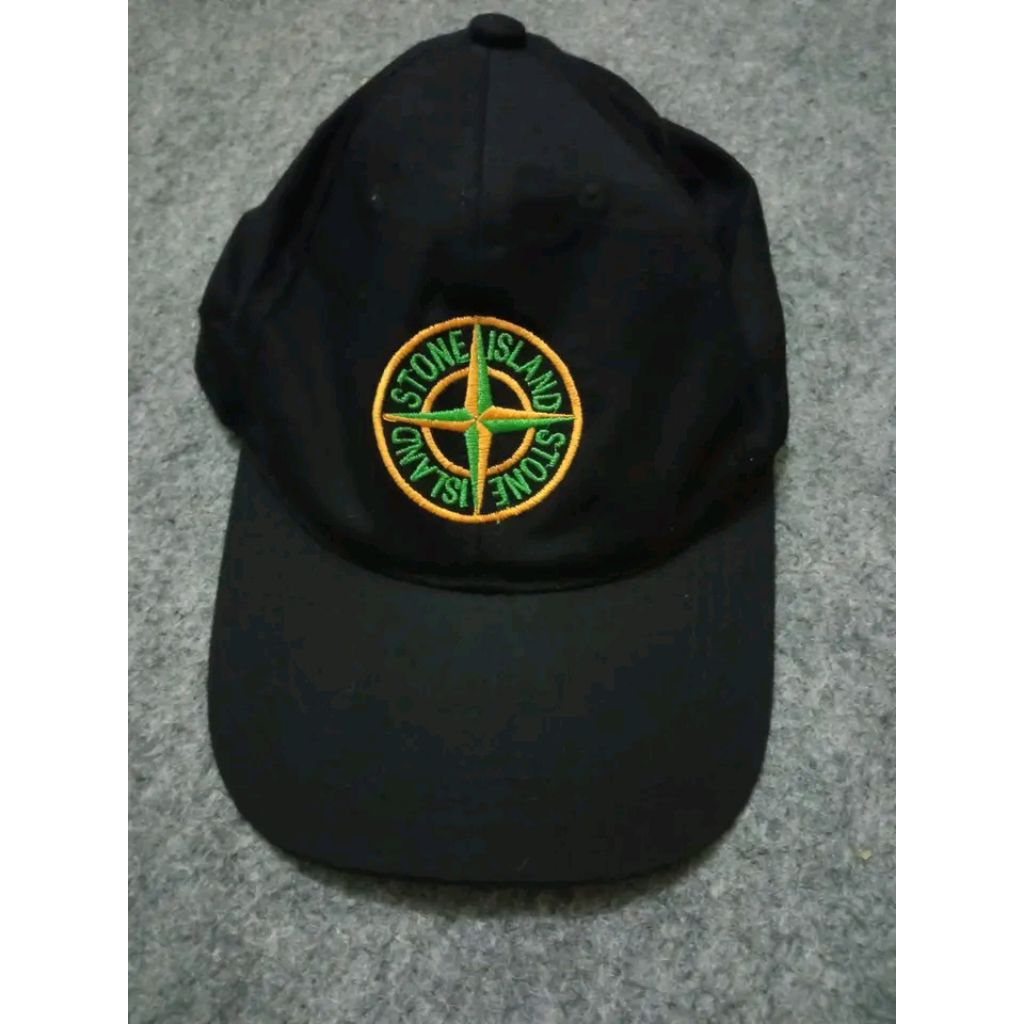 Topi Stone Island