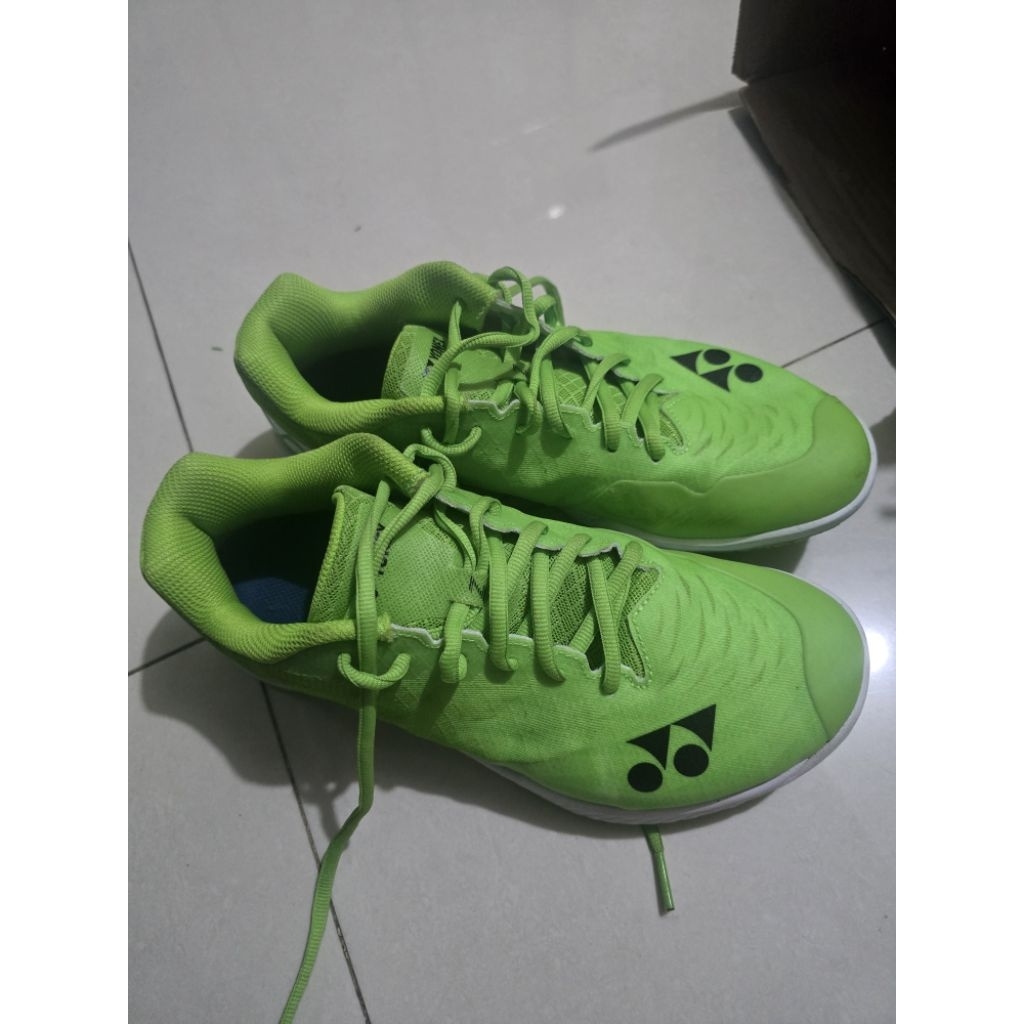 Sepatu Badminton Yonex Aerus Z2 size 40 Wide Second Original