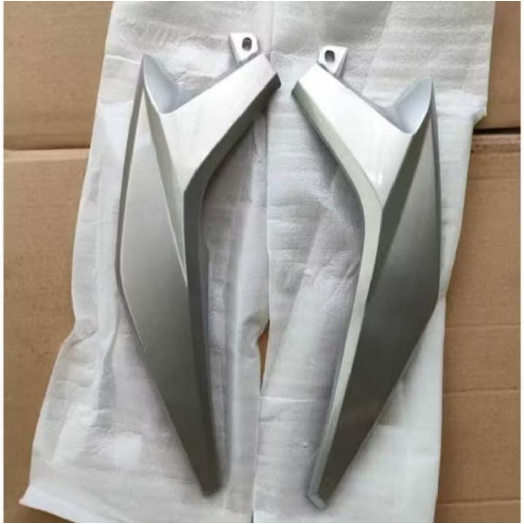 Cover sambungan body depan xeon rc karbu original