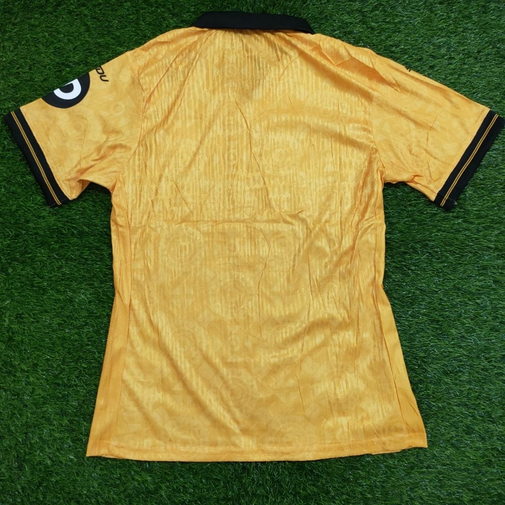 JERSEY BOLA WOLVERHAMPTON WOLVES HOME PLAYER ISSUE PI 2025 2026