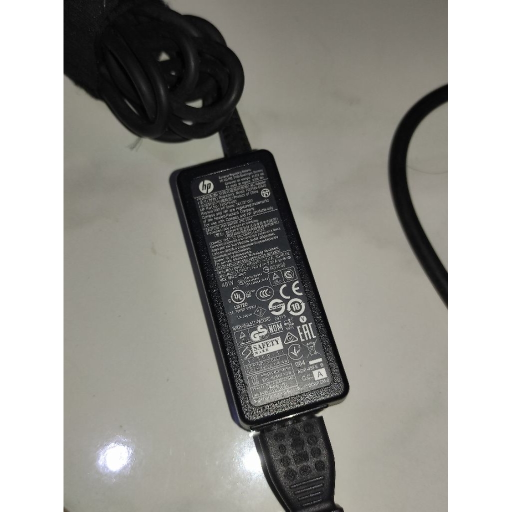 Adaptor laptop Hp (bekas)