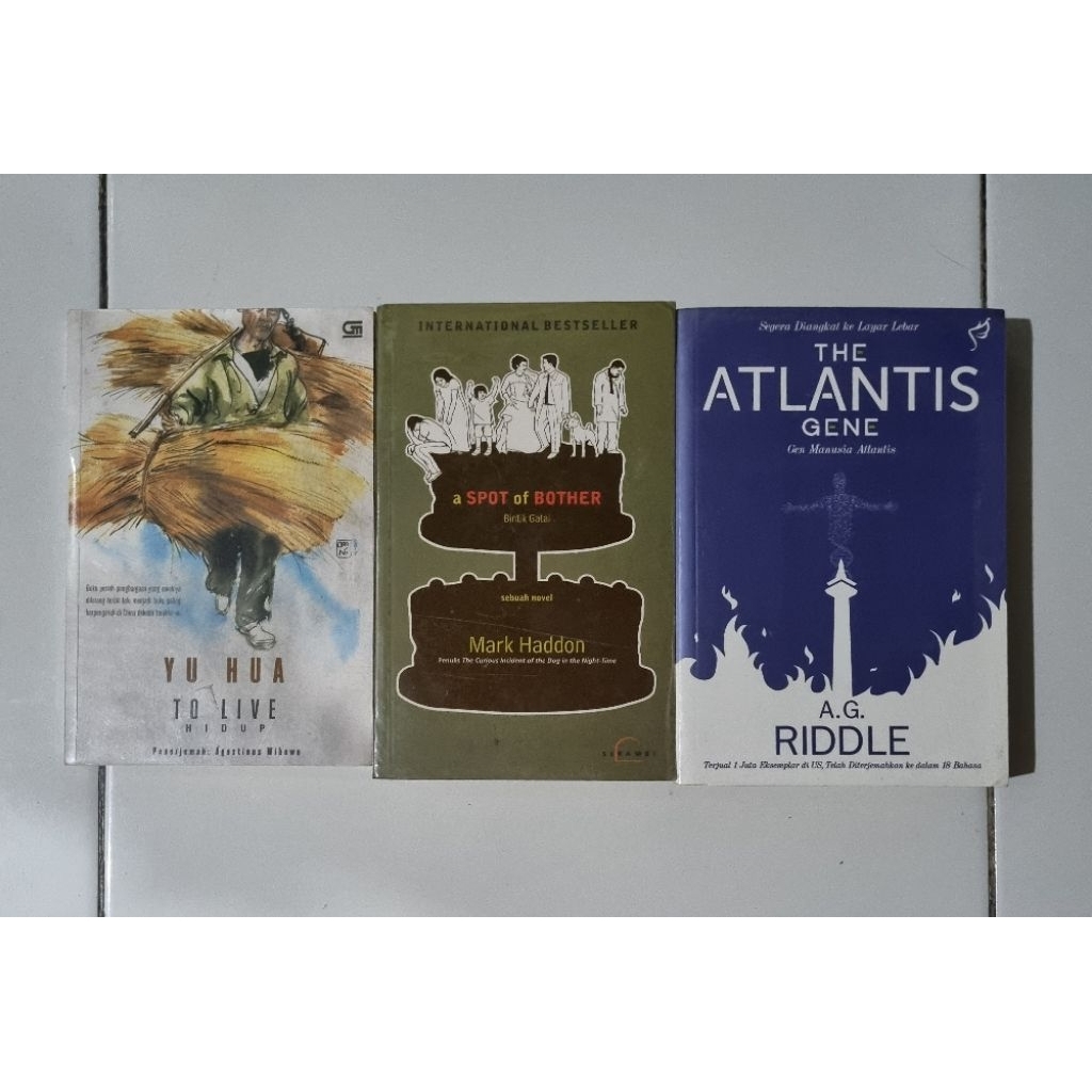 Aneka Novel Preloved Original Terjemahan | To Live by Yu Hua | The Atlantis Gene by A.G. Riddle | A 