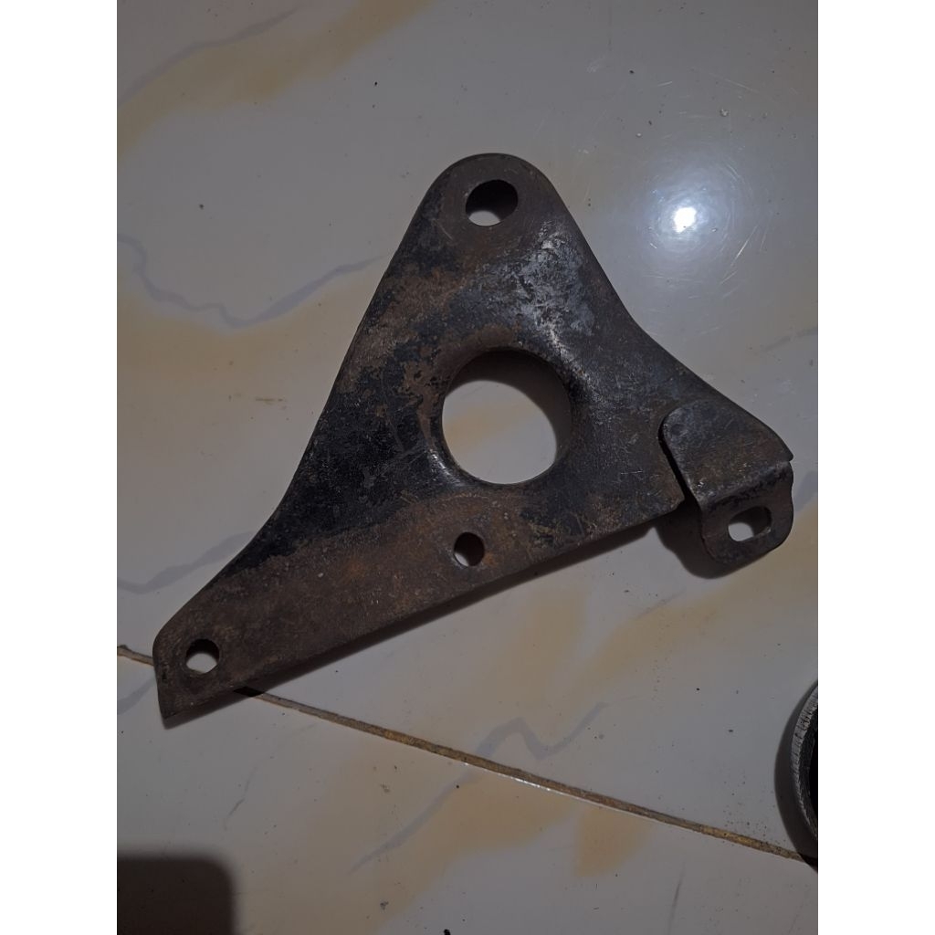 pangkon kenalpot / dudukan kenalpot  original gl100