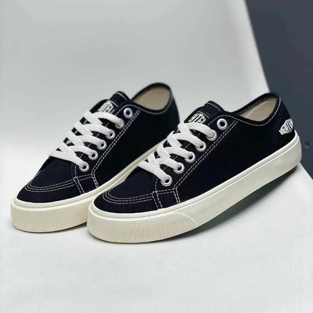 Sepatu Ventela Alpha Low Sepatu Sneakers Hitam Putih - Casual Shoes